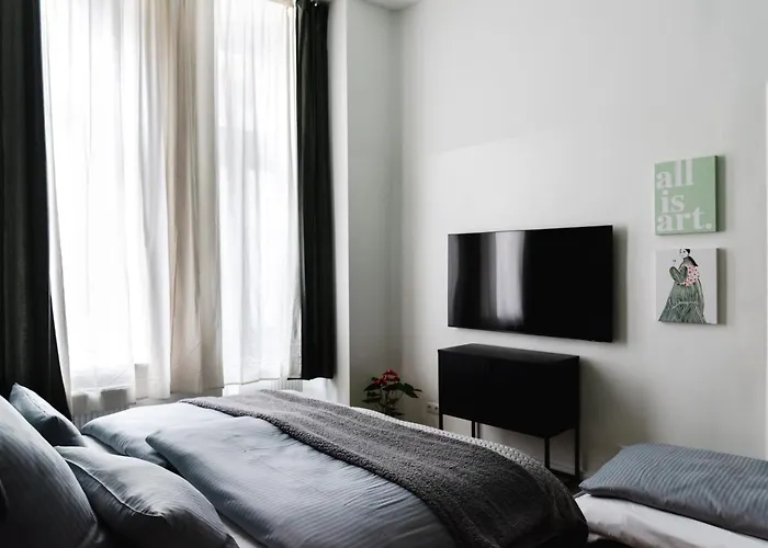 Exklusive Luxus-Unterkunft In Berlin Mitte: 2 Apartments, 130M², Designer-Moebel, Co2 Neutrale Reinigung